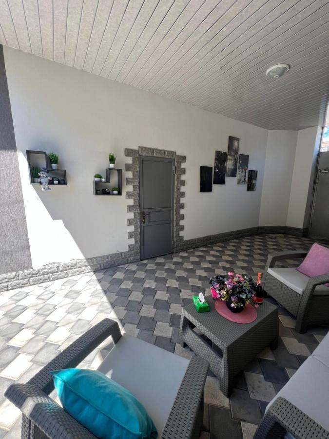 Cool Blue Interior Self Check In Leilighet Jerevan Eksteriør bilde